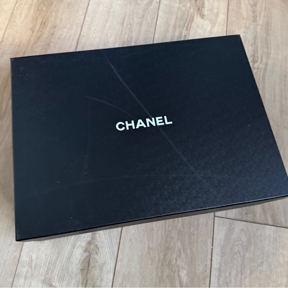 Chanel 25K Black White Pearl Ball Heel CC Logo Stretch Leather Calf Boots - Picture 4 of 8